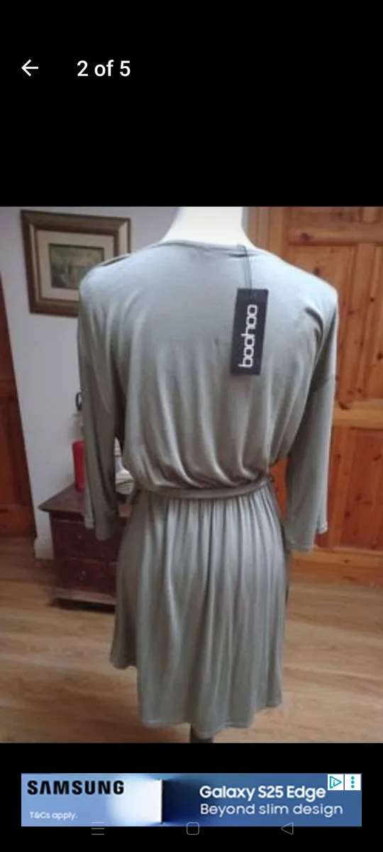 Boohoo dress with elasticated waist and belt. New - Image 2