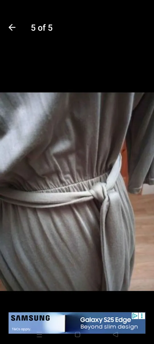 Boohoo dress with elasticated waist and belt. New - Image 4