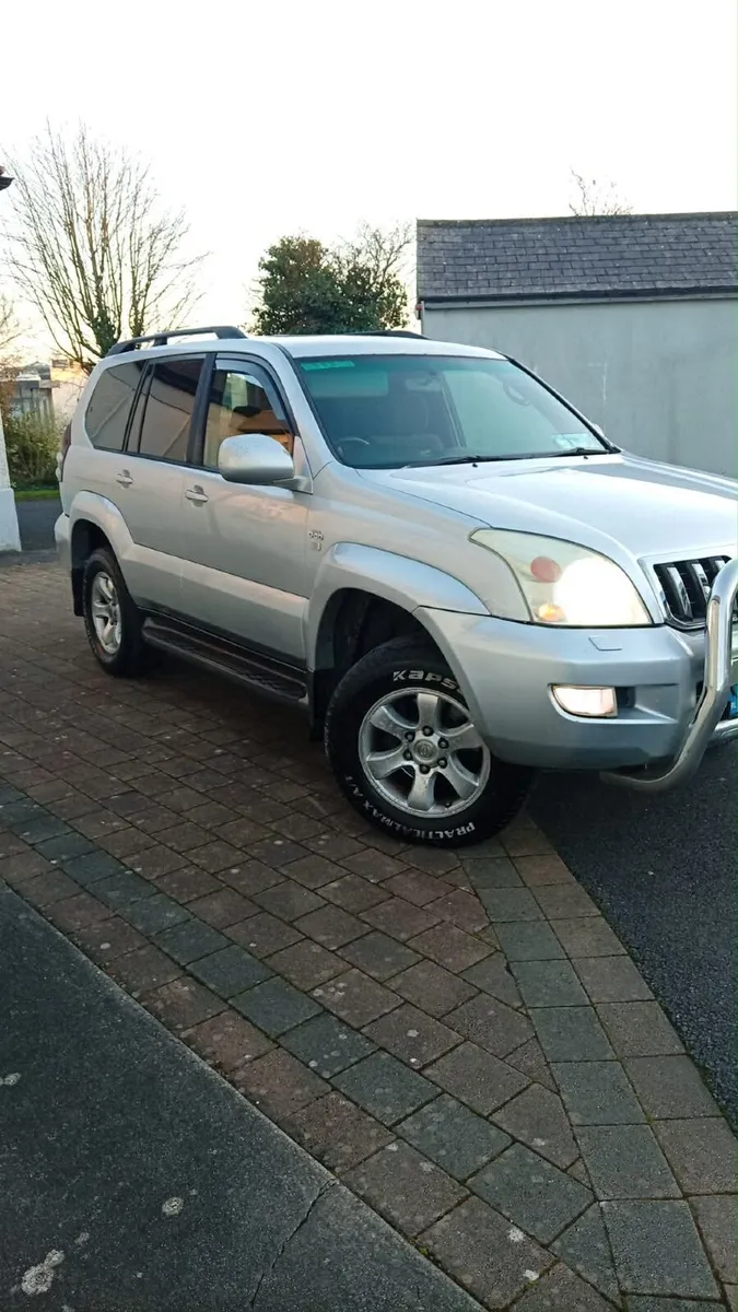 2006 Toyota Land Cruiser LC5 - Image 1