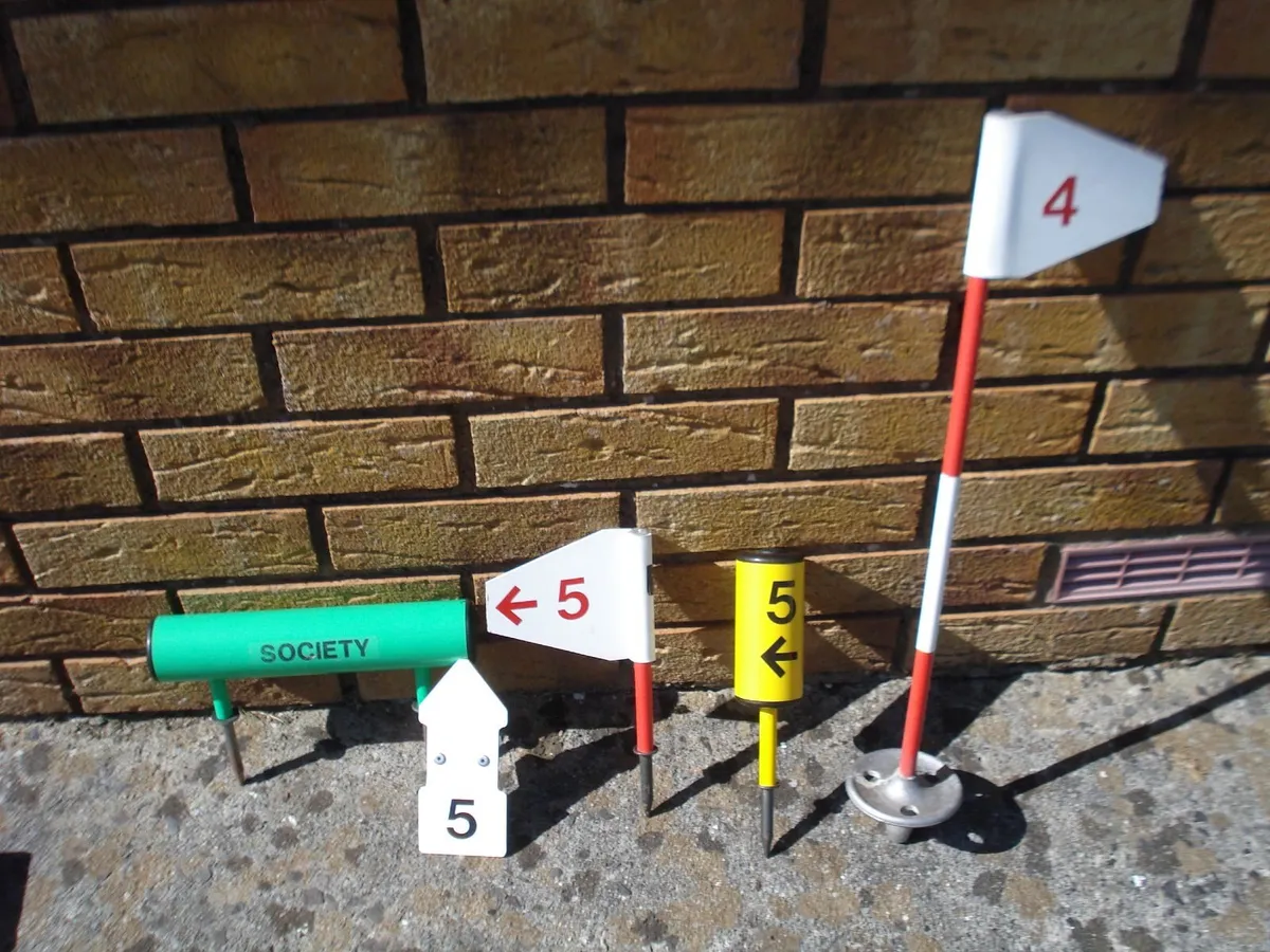 VINTAGE OLD GOLF SIGNS & MARKERS. 5. - Image 1