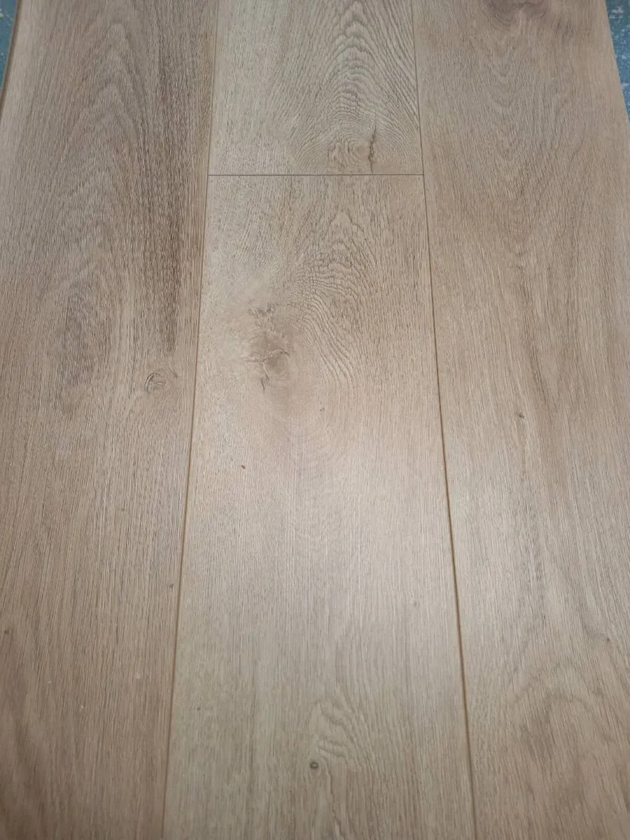 Laminate flooring - Image 3