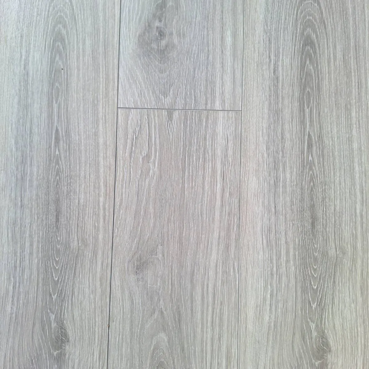 8mm Samsun Oak Laminated Flooring supply&fit - Image 4