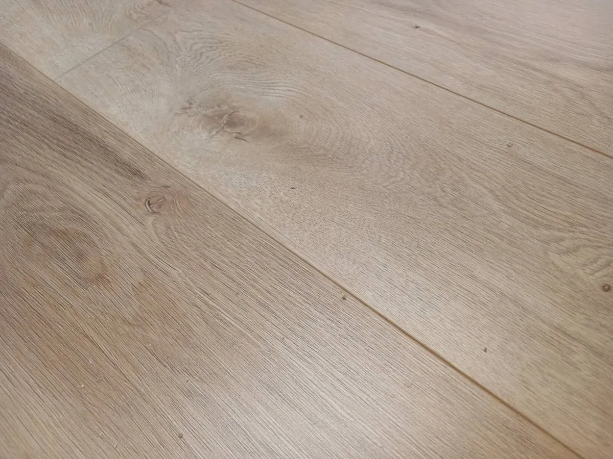 8 mm laminate flooring - Image 1