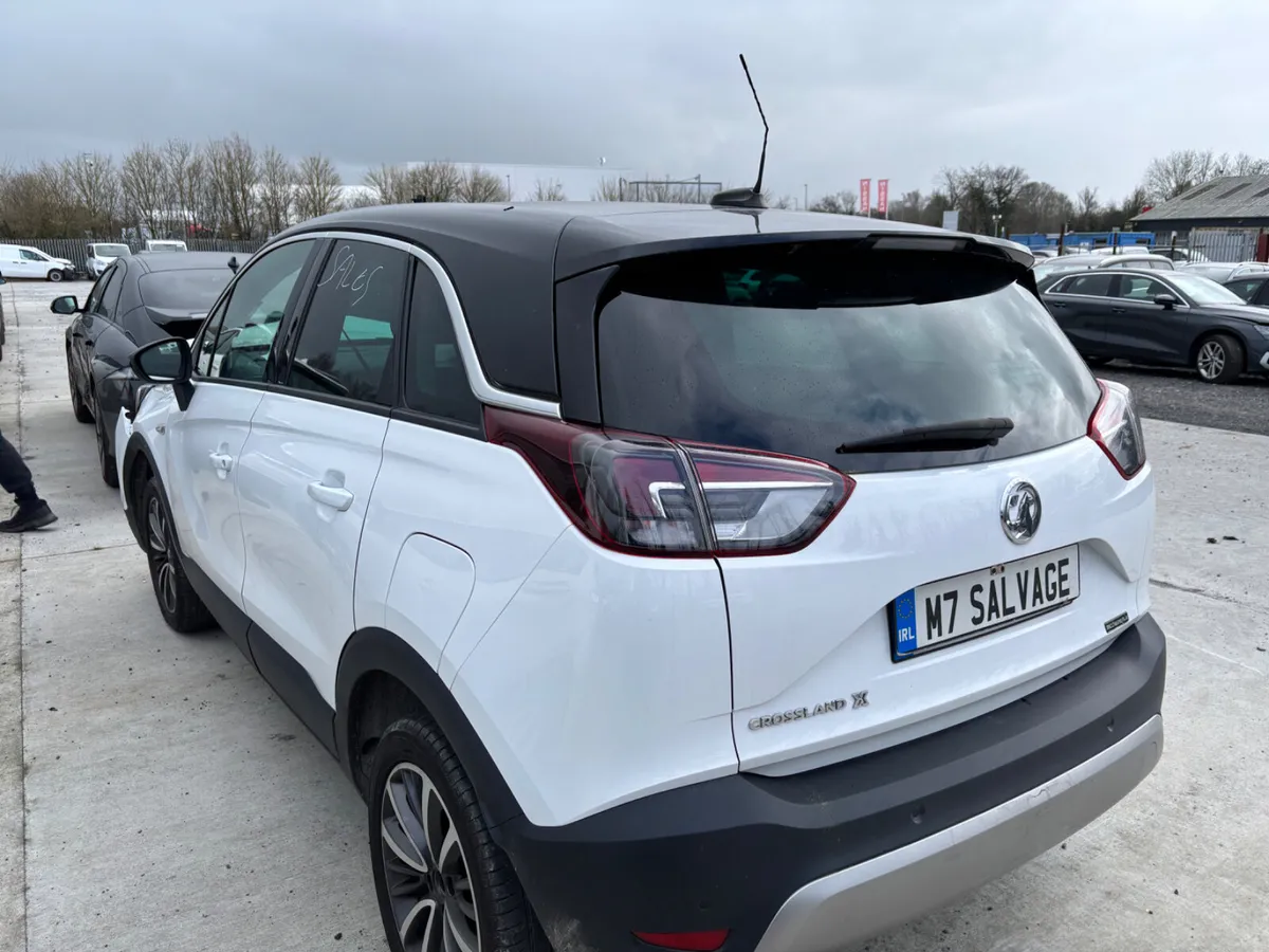 21 Crossland X 1.2 Petrol 47km Starting - Image 4