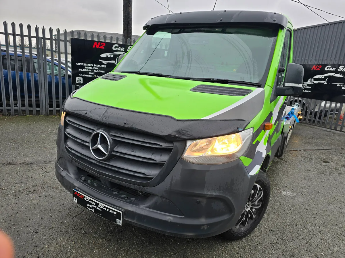 202 Mercedes-Benz Sprinter - Image 2
