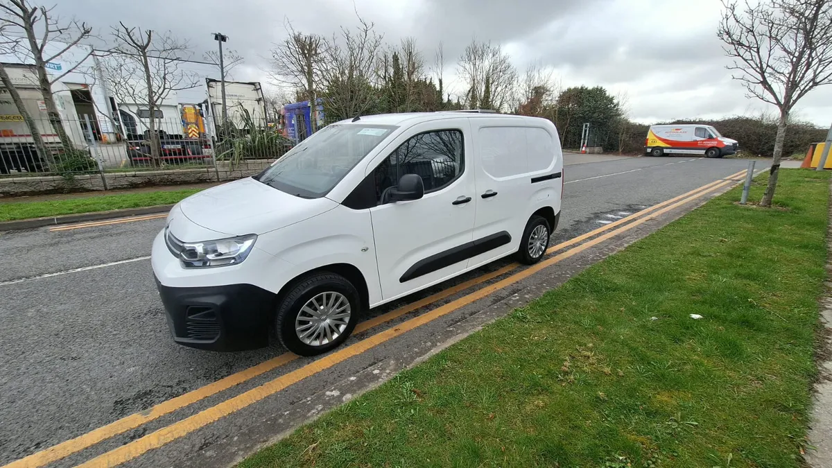 Citroen Berlingo 2022 - Image 2