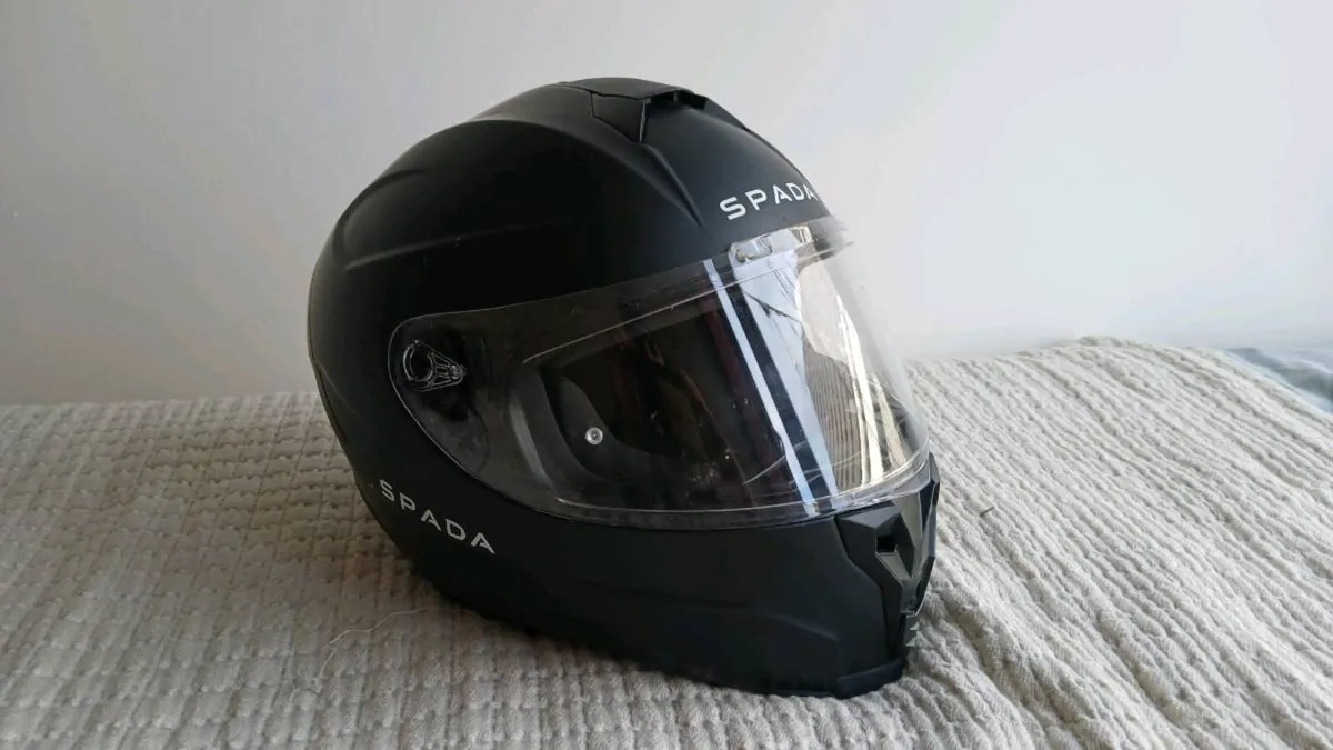 Spada Motorbike Helmet M - Image 1