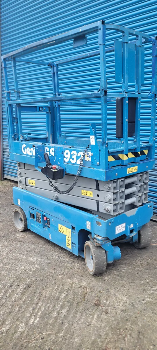 Genie scissor lifts - Image 4