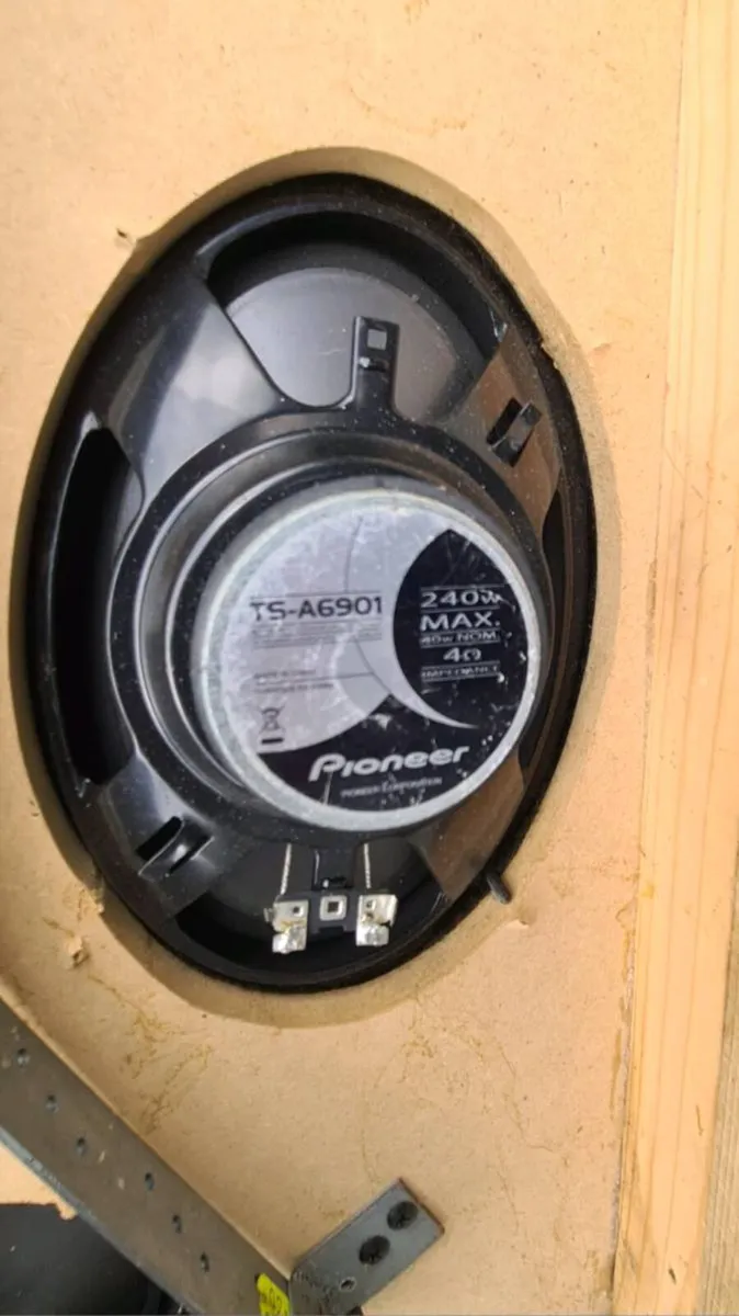 Pioneer 6x9 speakers - Image 3