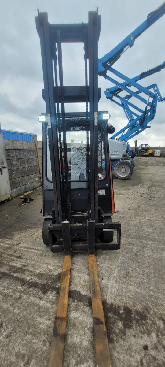 Electric doosan 1.5 ton forklift - Image 4
