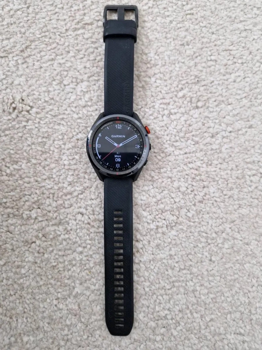 Garmin S62 Golf GPS Watch - Image 1