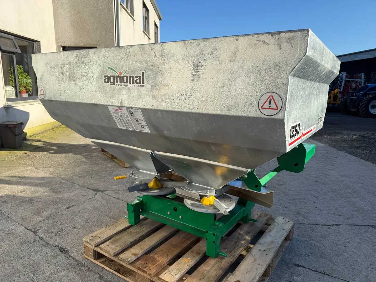 Agrional Fertiliser Spreaders - Image 4