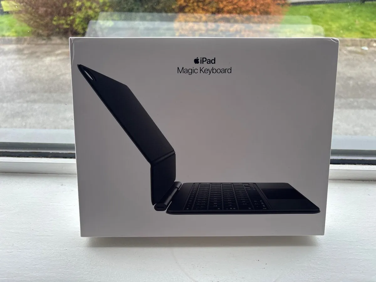 iPad Air 11” Magic Keyboard- Black - Image 1