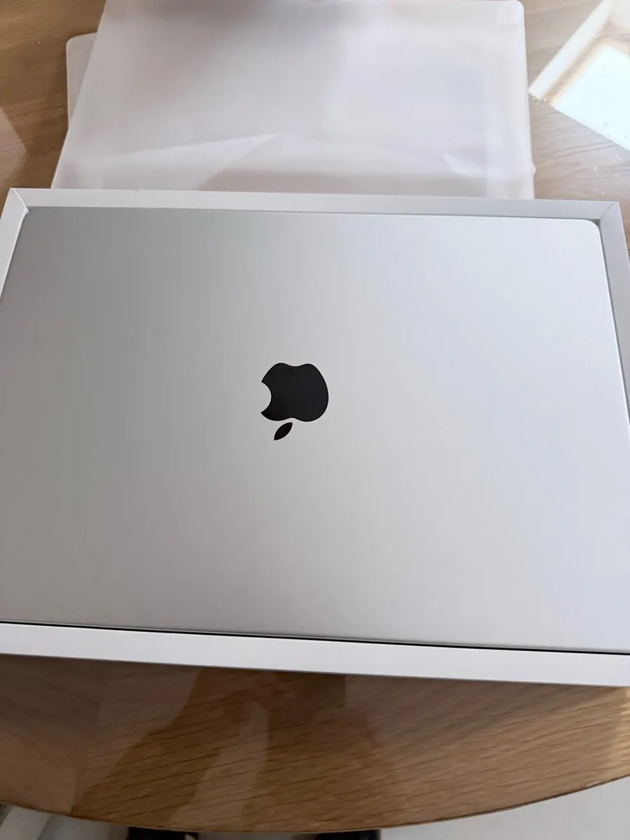 MacBook M1 Pro 16 - Image 2