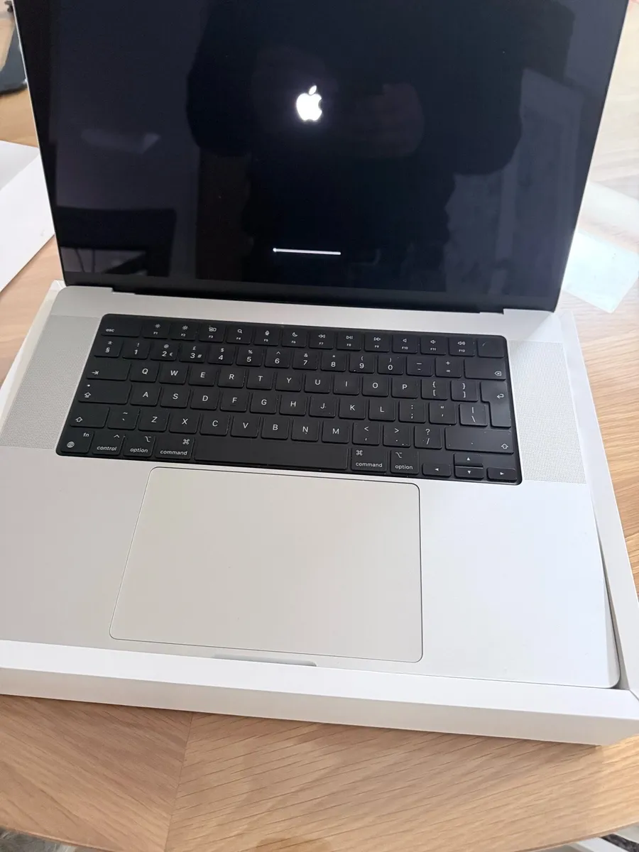 MacBook M1 Pro 16 - Image 4