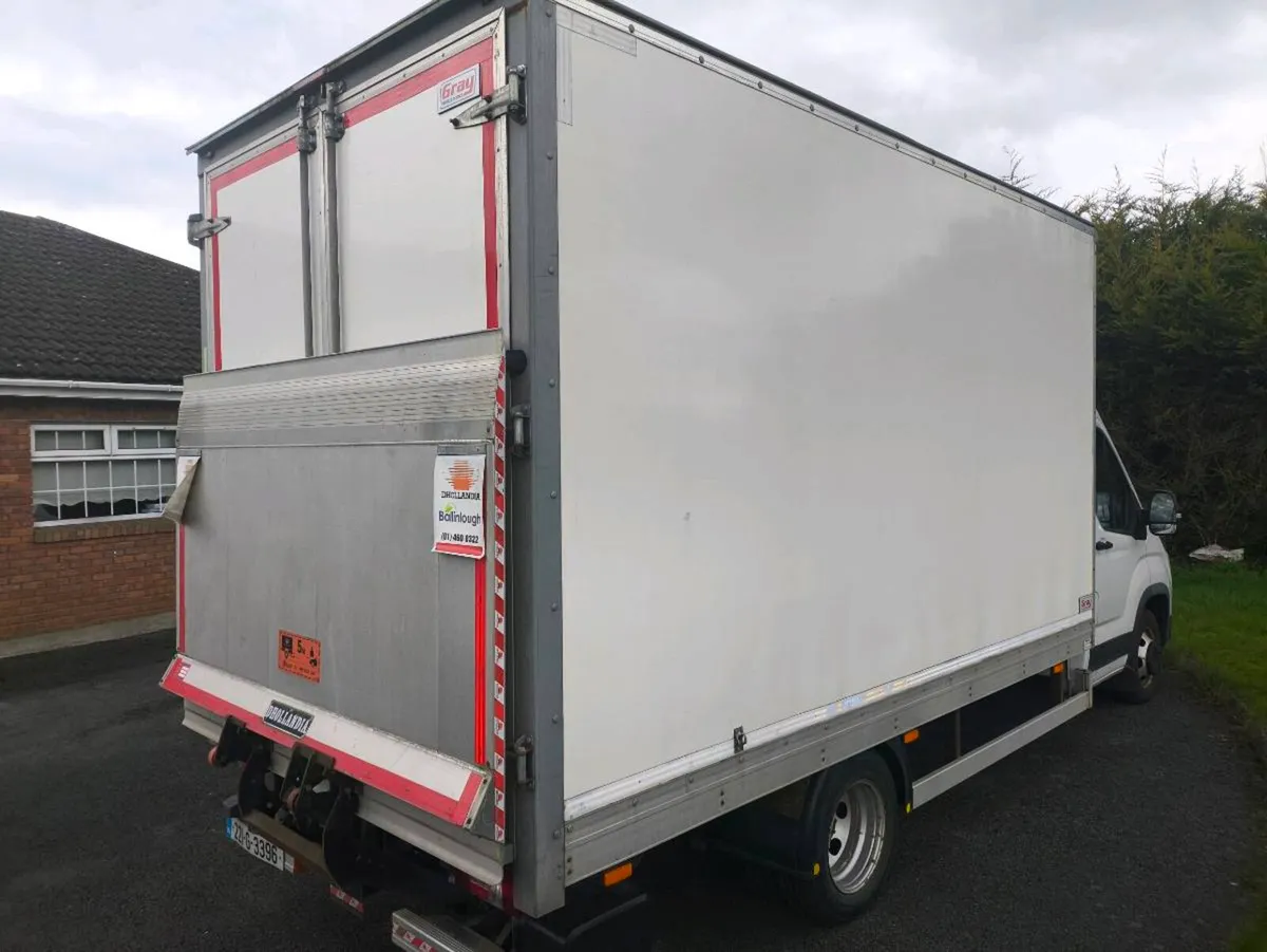 Deliver 9 Box van 2022 twin wheel - Image 4