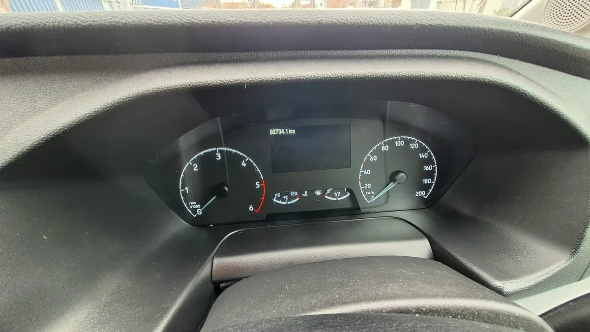 Ford Transit 2022 - Image 2
