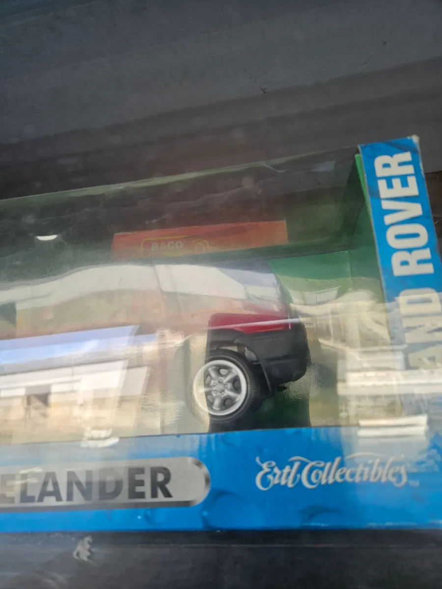 Corgi ERTL Landrover Freelander 1.18 - Image 3