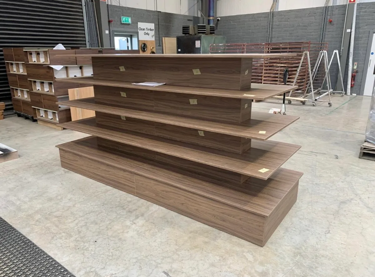 Display table & Grab & Go Hot Box - Image 1