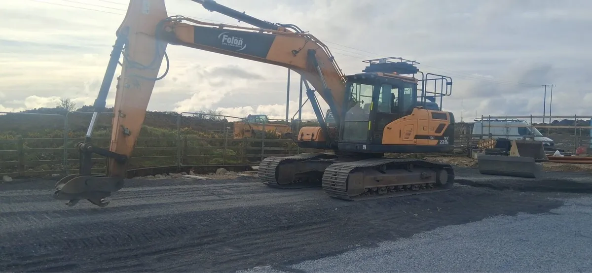 Hyundai HX220 - Image 4