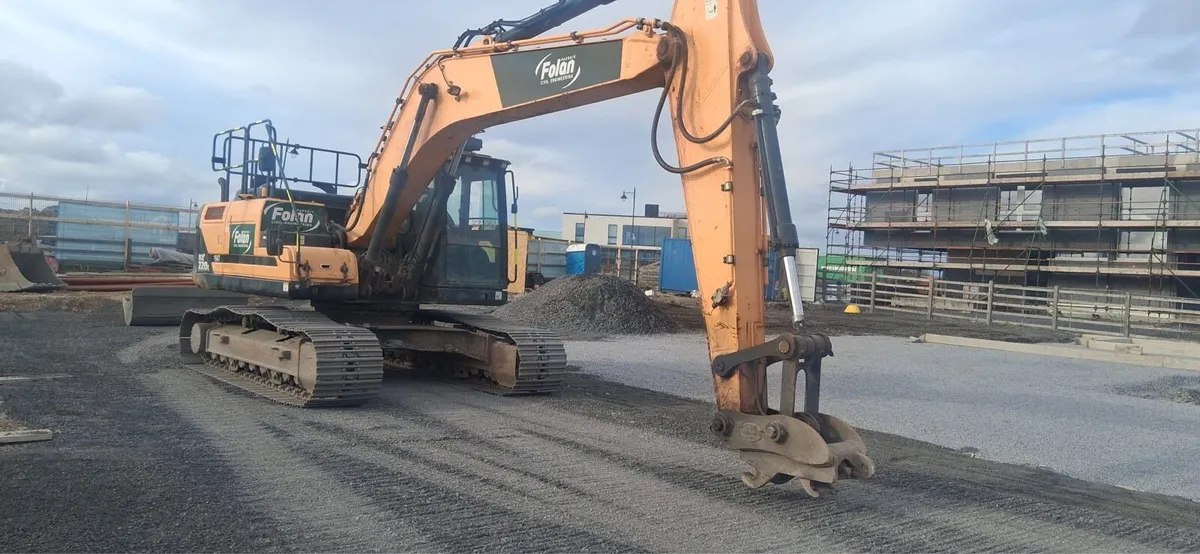 Hyundai HX220 - Image 2