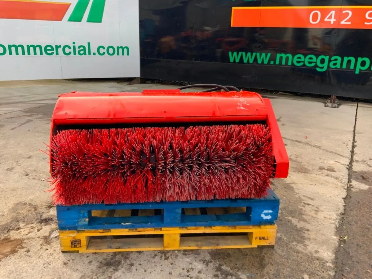 SKID SKID SWEEPER COLLECTOR BOX.2058t. - Image 2