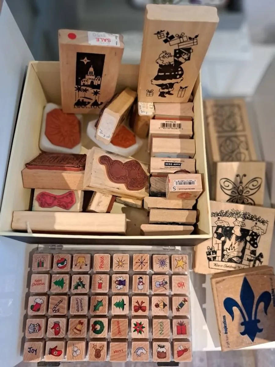 ART  &  Craft materials - Image 1