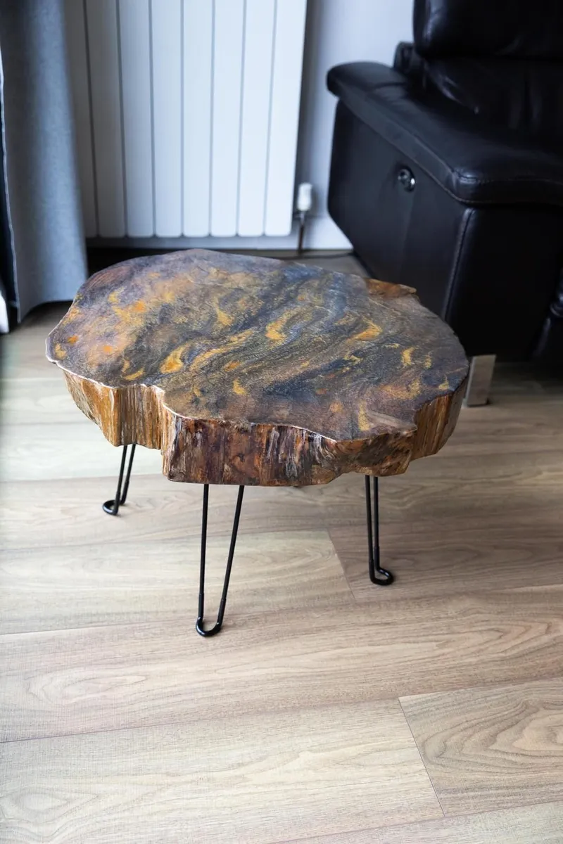 Epoxy resin table - Image 1