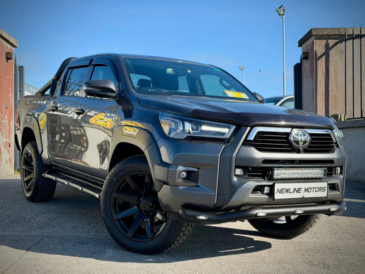 2024 Toyota Hilux INVINCIBLE X!! VIDEO!! - Image 4