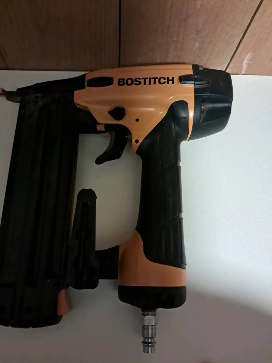 Bostitch 18g Brad Nailer - Image 1