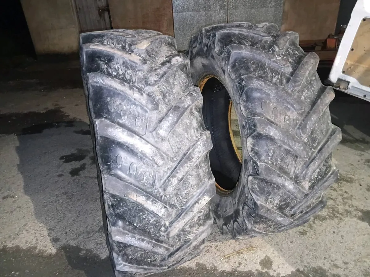 Tractor tyres - Image 1