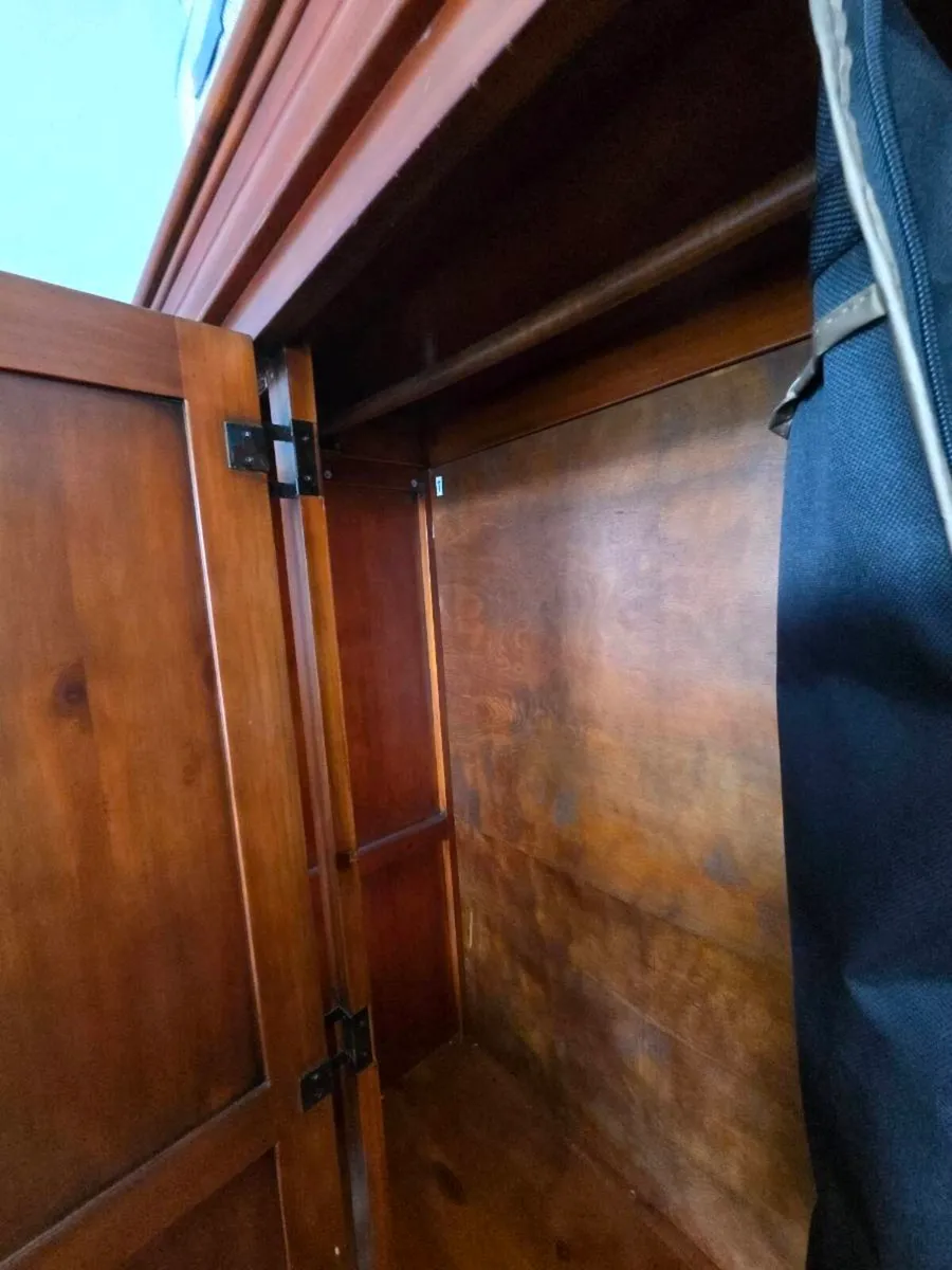 ANTIQUE WARDROBE - Image 3