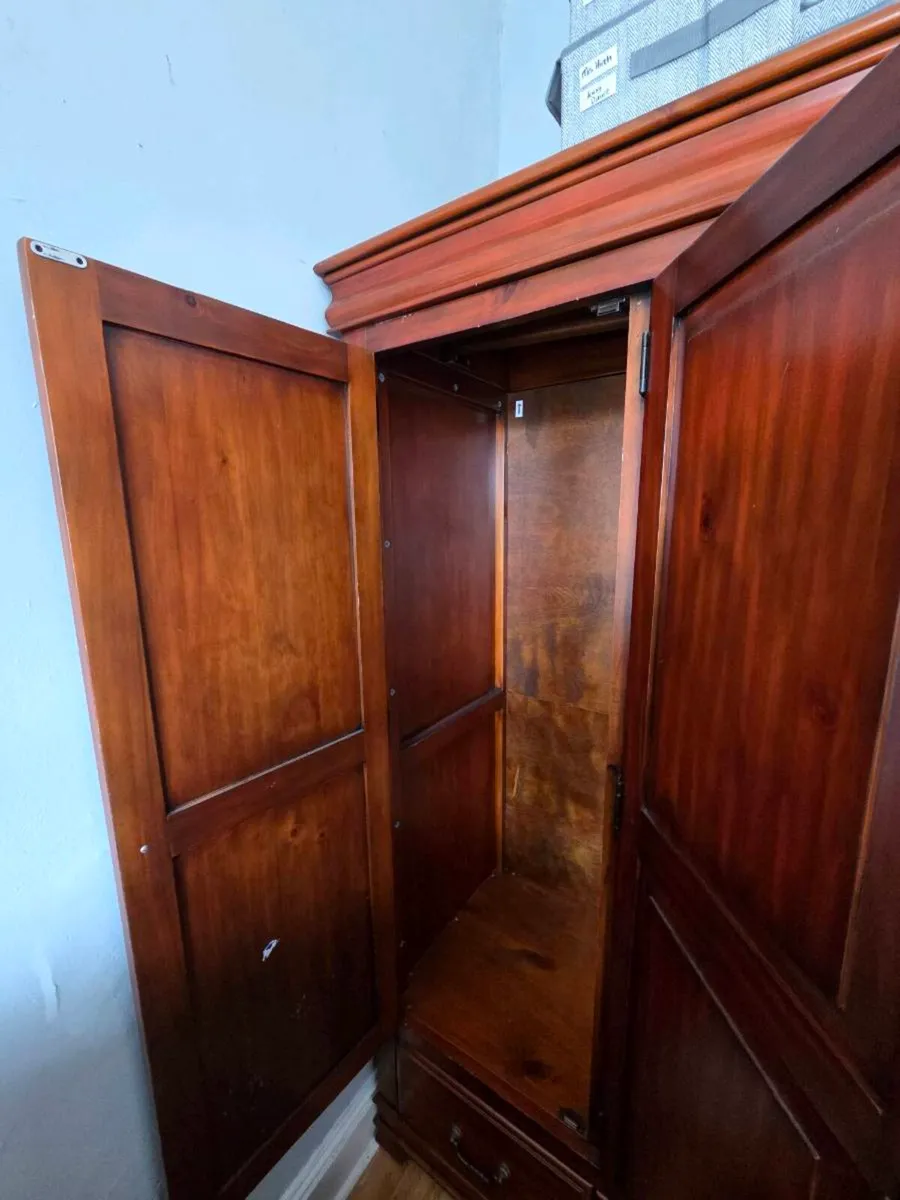 ANTIQUE WARDROBE - Image 4