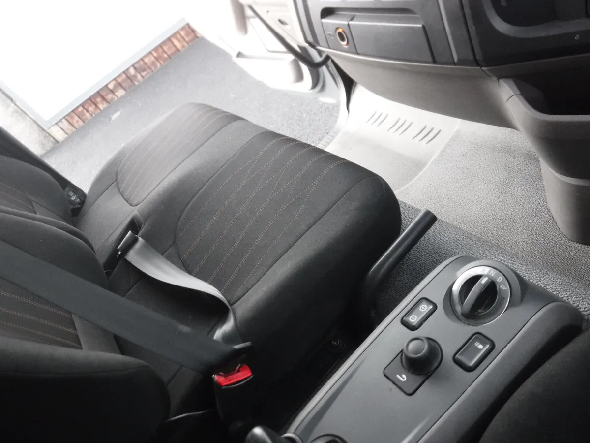 Daf LF180 23ft GRP box with 2 side doors, 2018. - Image 4