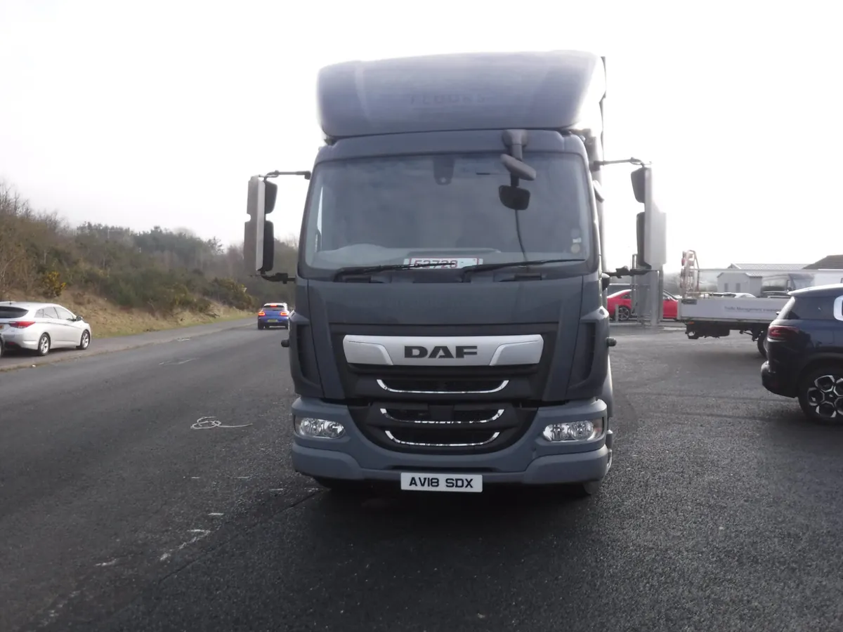 Daf LF180 23ft GRP box with 2 side doors, 2018. - Image 3