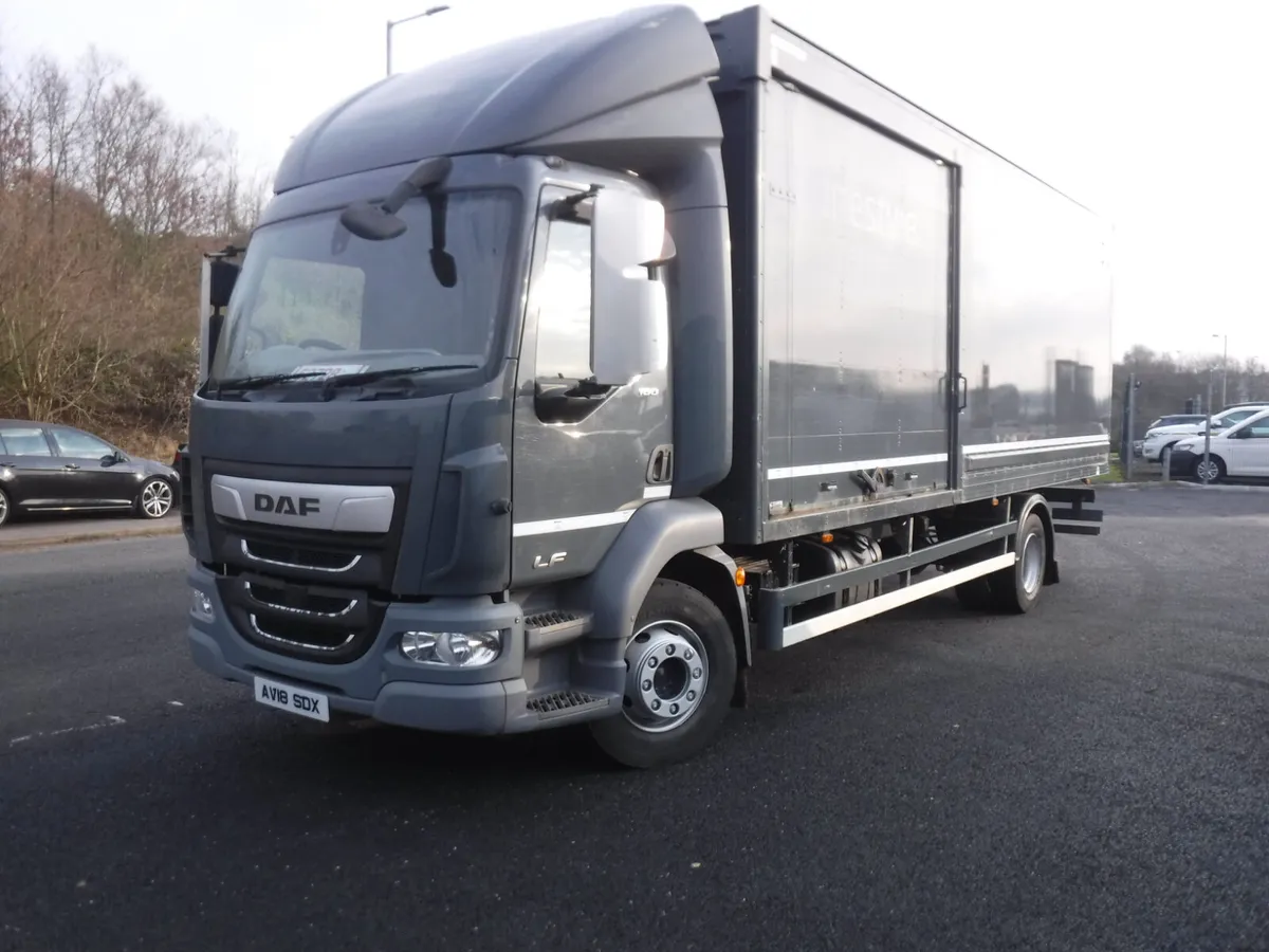 Daf LF180 23ft GRP box with 2 side doors, 2018. - Image 1
