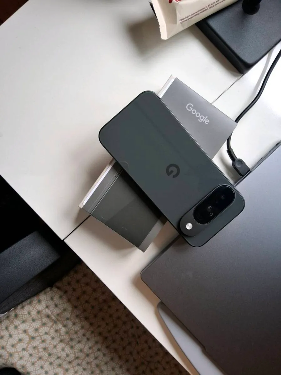 Google Pixel 10 - Image 3
