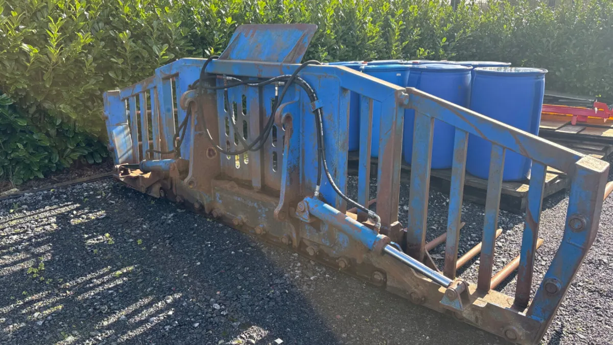 14ft Folding Silage fork For Sale - Image 2