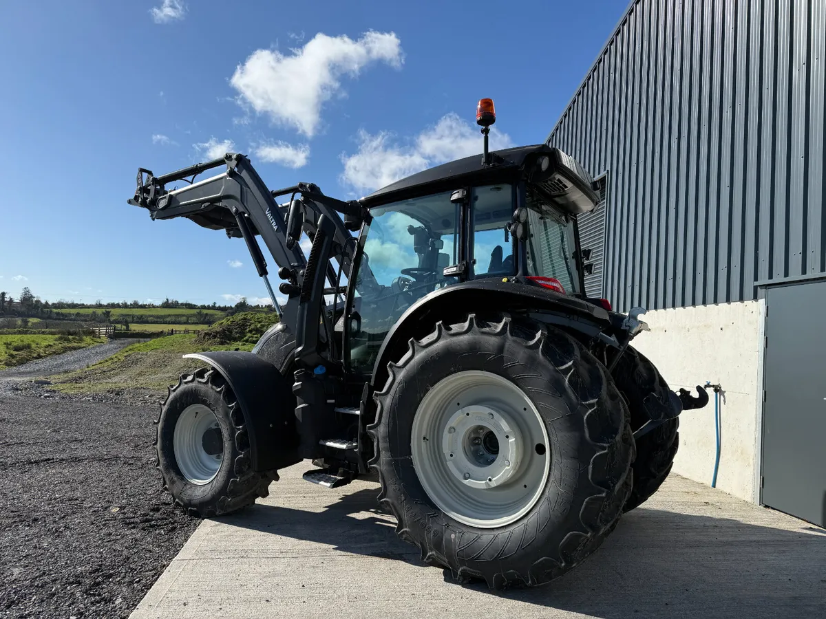 NEW VALTRA G135 ACTIVE TRACTOR - Image 4