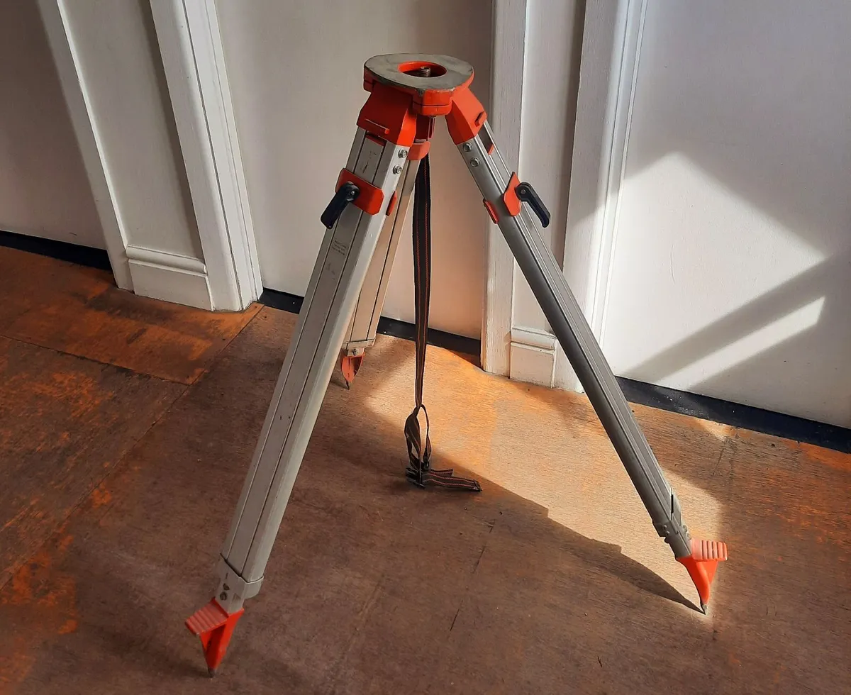 Aluminium Tripod - Survey standard - (Second-Hand) - Image 1