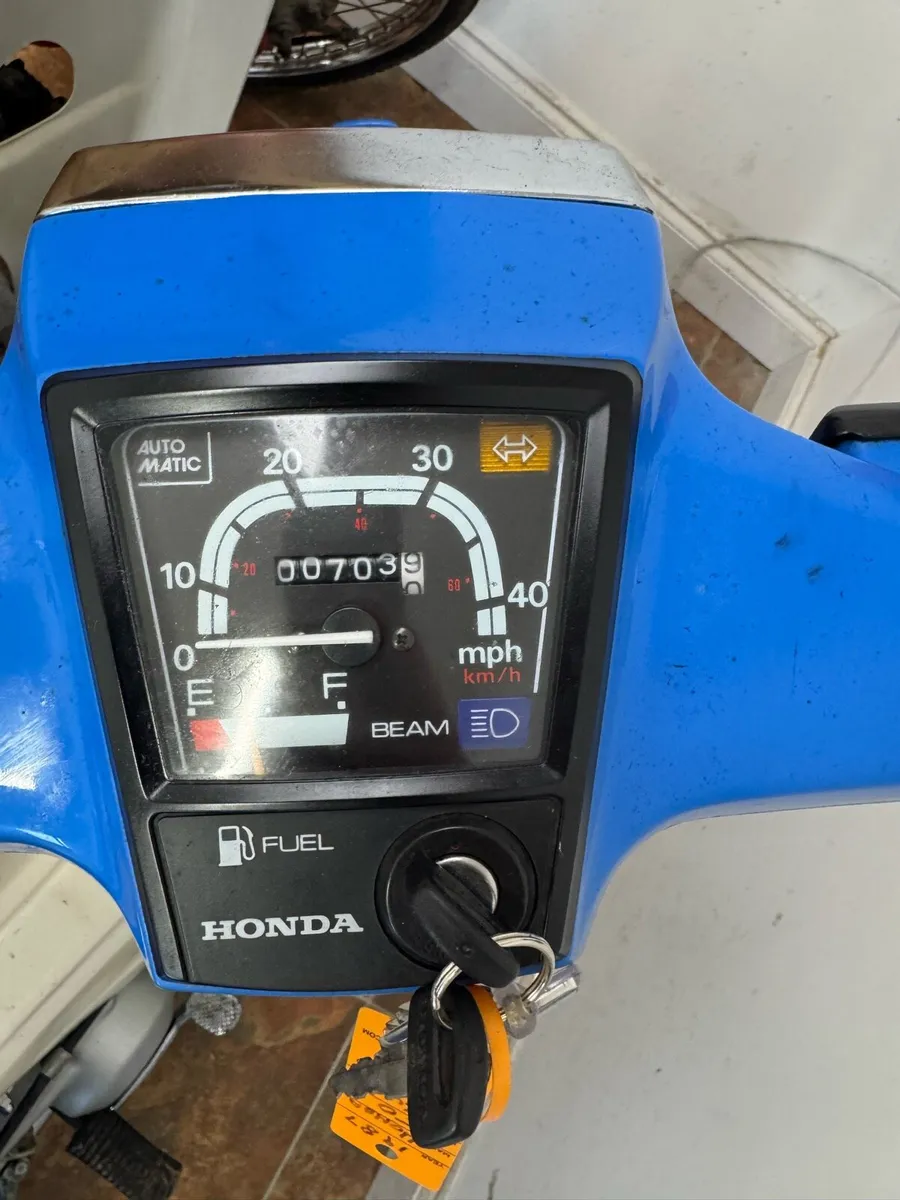 Honda 50 automatic - Image 3