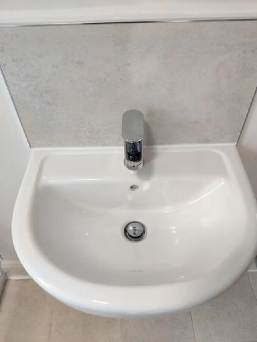 Semi Pedestal Sink For Free - Image 2