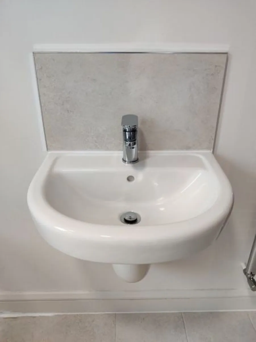 Semi Pedestal Sink For Free - Image 1