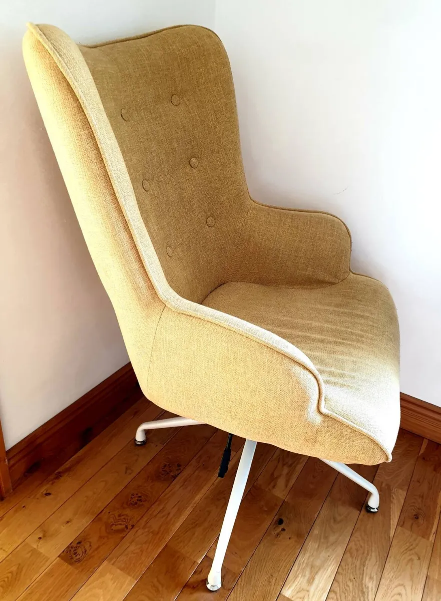 Yellow swivel chair - Image 4