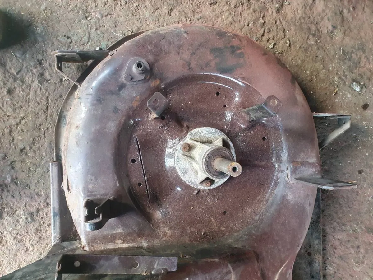 Lawnmower deck - Image 4