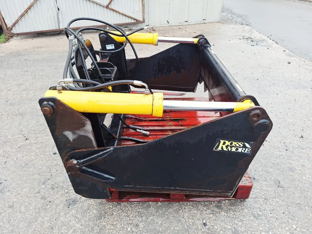 2019 Rossmore 4'6" Bale Cutter 26144 - Image 3