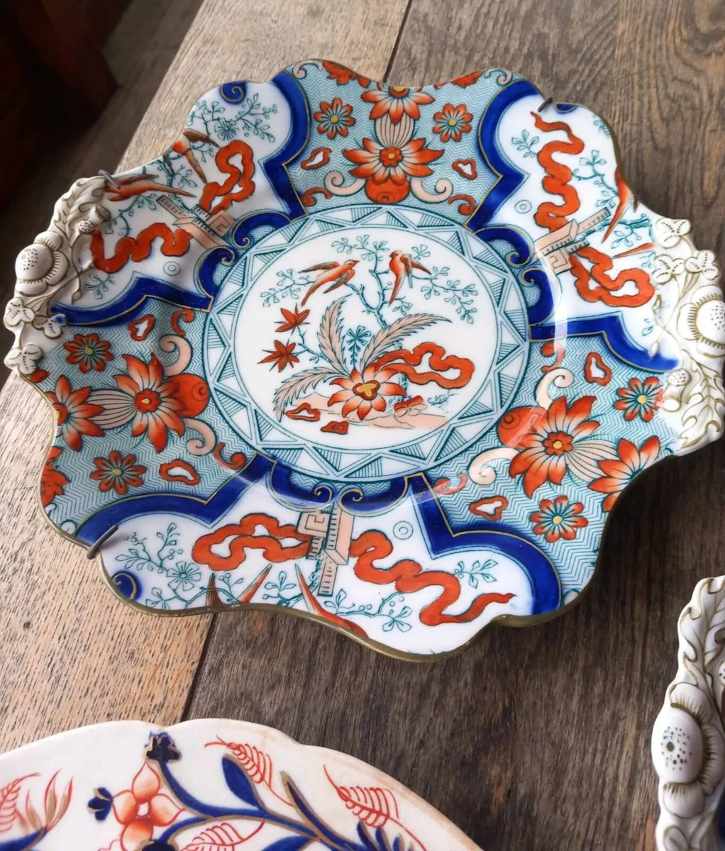3 Imari plates, 1800s, hand painted, D18 - Image 4