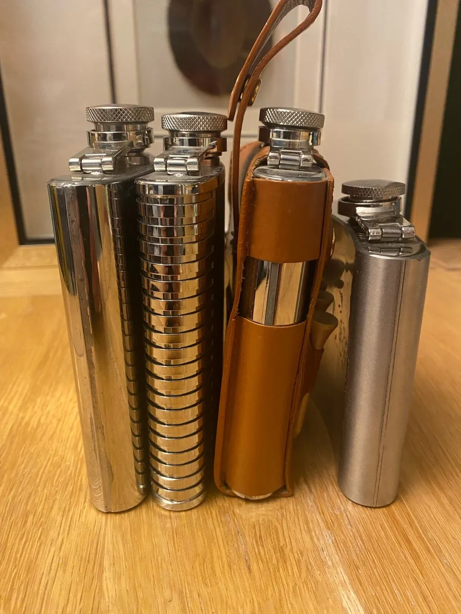 Hip flasks - Image 1