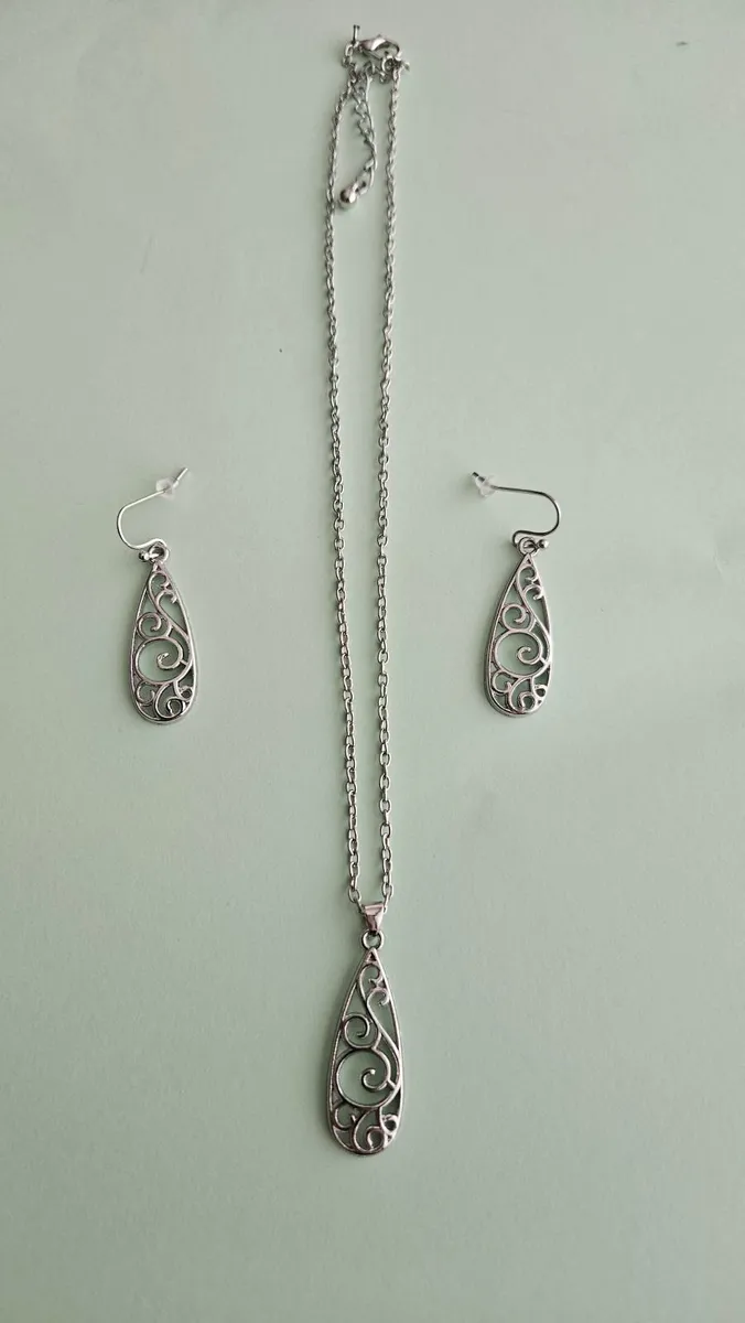 Chain and Earrings - Image 1