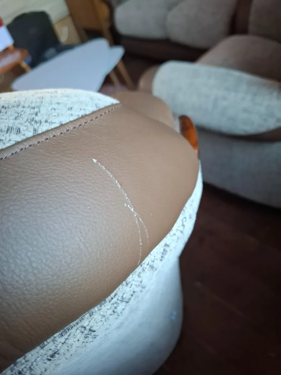 A two seater sofa with 2 armchairs set - Image 1